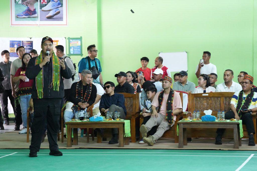 9904Menpora-Dito-dan-The-Dudas-1-Motivasi-Peserta-Ibunda-Badminton-Championship-Labuan-Bajo
